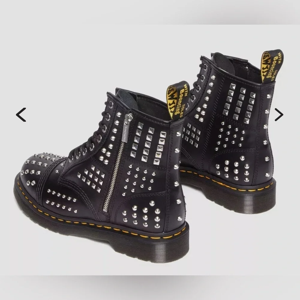 DR MARTENS 1460 STUDDED ZIP ATLAS LEATHER LACE UP